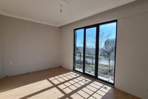 Ayvacık Yeniçam Köyü Girişi'nde Satılık Kiralık Müstakil Evler (2)