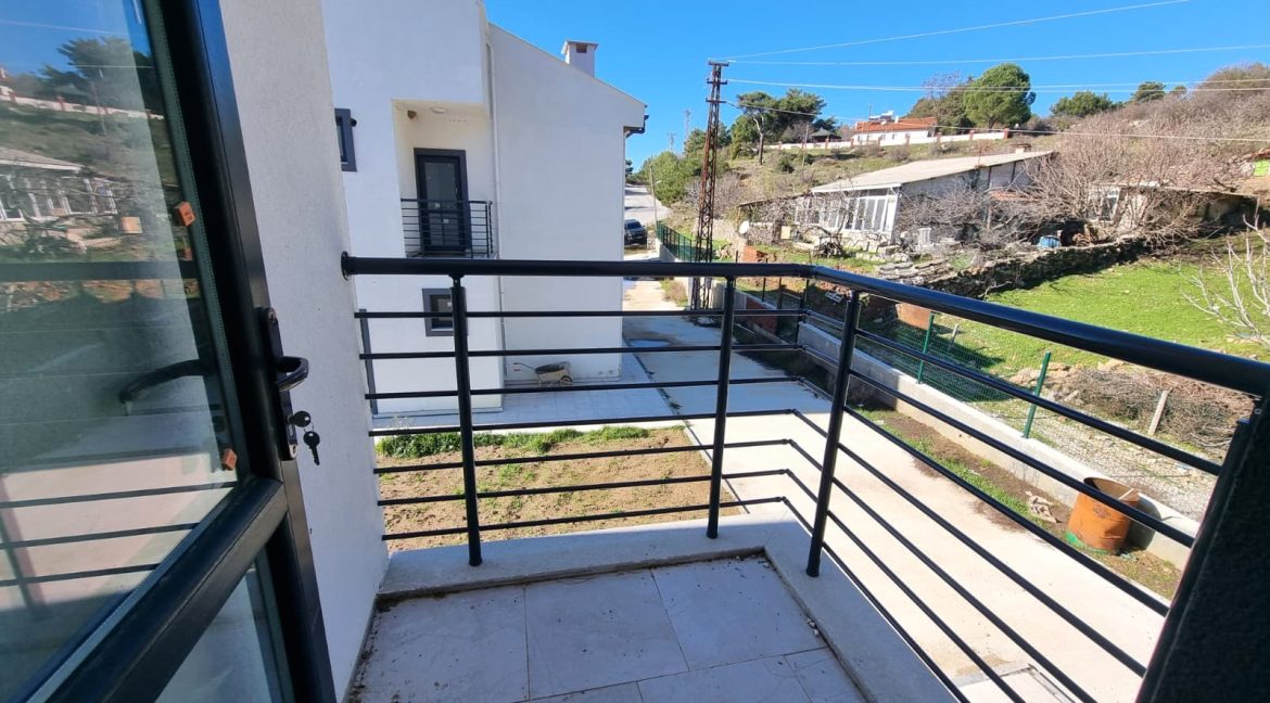 Ayvacık Yeniçam Köyü Girişi'nde Satılık Kiralık Müstakil Evler (27)