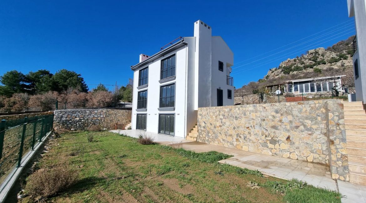 Ayvacık Yeniçam Köyü Girişi'nde Satılık Kiralık Müstakil Evler (37)