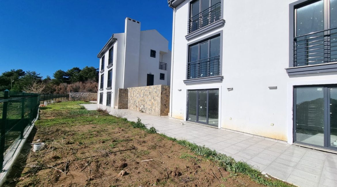 Ayvacık Yeniçam Köyü Girişi'nde Satılık Kiralık Müstakil Evler (38)