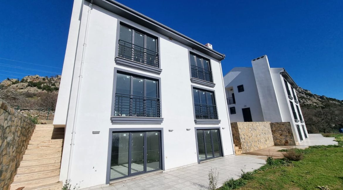 Ayvacık Yeniçam Köyü Girişi'nde Satılık Kiralık Müstakil Evler (39)