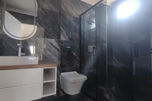 Küçükkuyu'da Satılık 4+1 Tamamen Müstakil Villa (13)