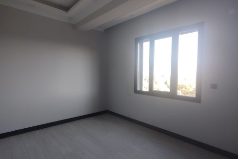 Küçükkuyu'da Satılık 4+1 Tamamen Müstakil Villa (16)