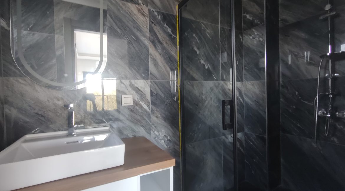 Küçükkuyu'da Satılık 4+1 Tamamen Müstakil Villa (20)