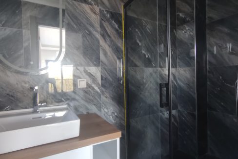 Küçükkuyu'da Satılık 4+1 Tamamen Müstakil Villa (20)