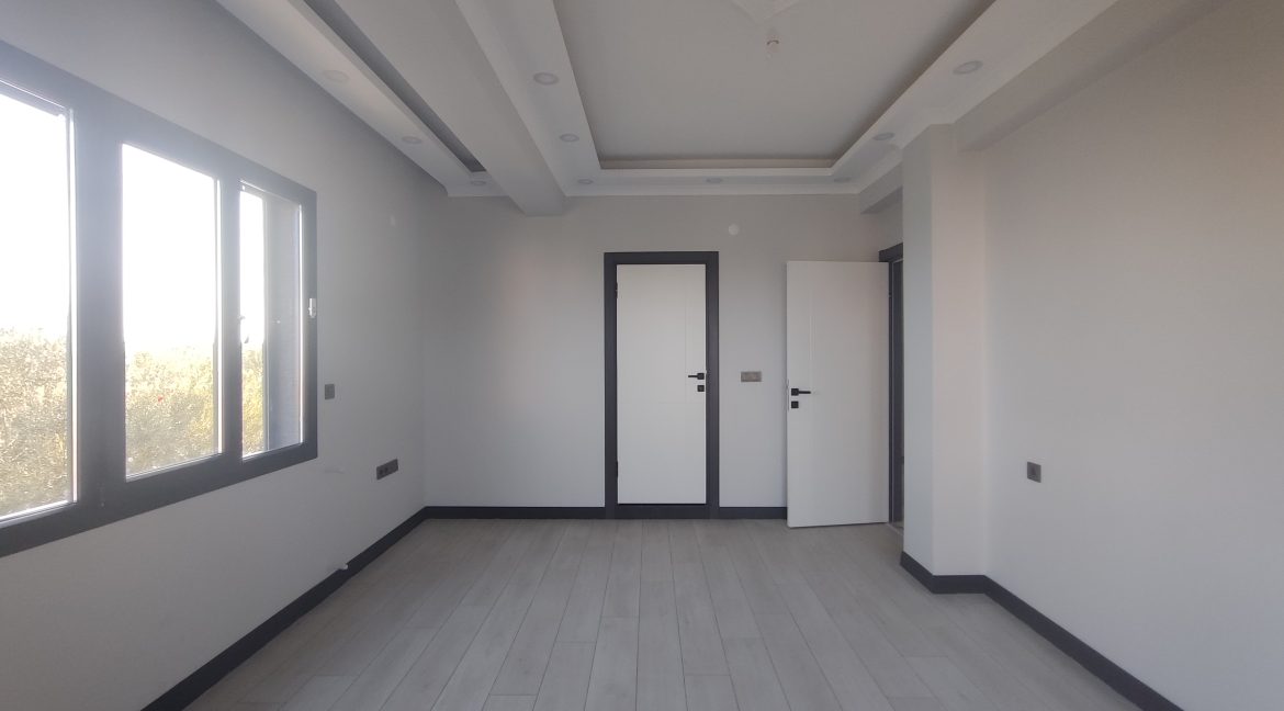 Küçükkuyu'da Satılık 4+1 Tamamen Müstakil Villa (22)