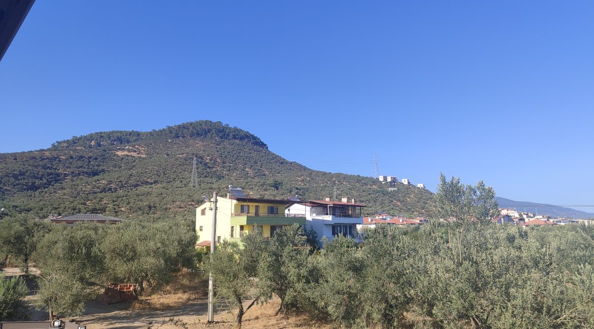 Küçükkuyu'da Satılık 4+1 Tamamen Müstakil Villa (25)