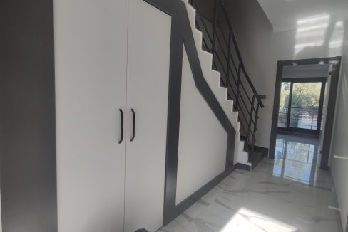 Küçükkuyu'da Satılık 4+1 Tamamen Müstakil Villa (3)