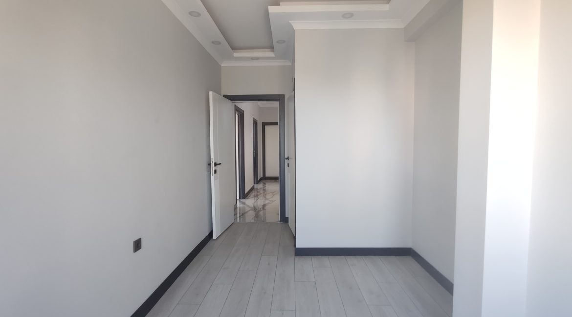 Küçükkuyu'da Satılık 4+1 Tamamen Müstakil Villa (31)