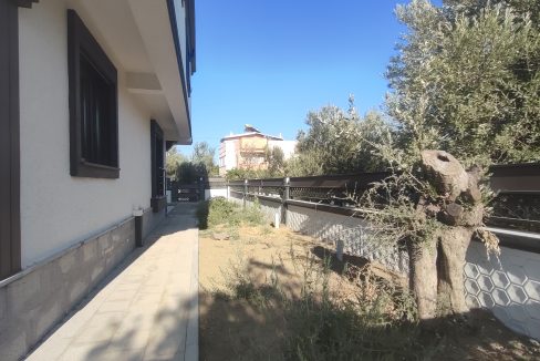 Küçükkuyu'da Satılık 4+1 Tamamen Müstakil Villa (33)