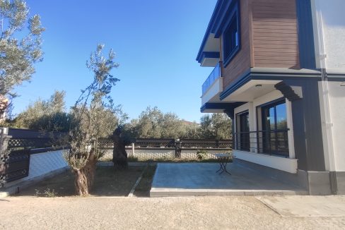 Küçükkuyu'da Satılık 4+1 Tamamen Müstakil Villa (35)