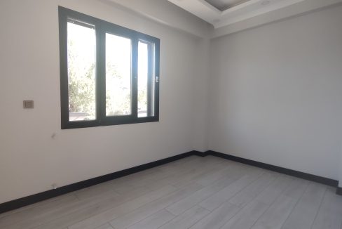 Küçükkuyu'da Satılık 4+1 Tamamen Müstakil Villa (4)