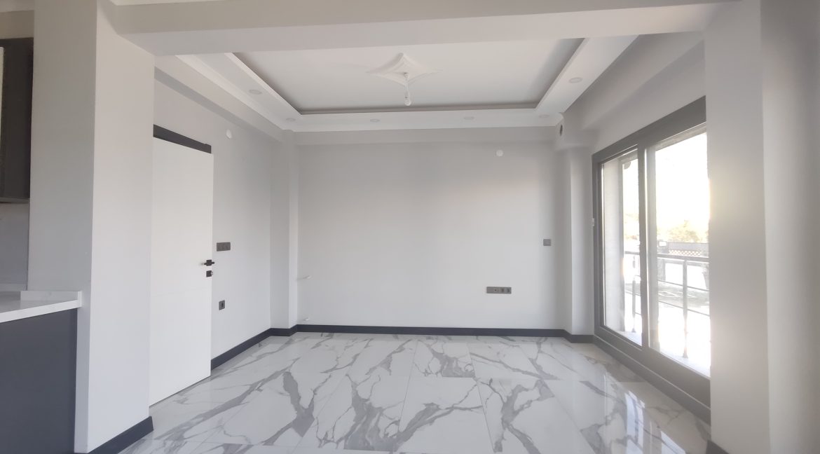 Küçükkuyu'da Satılık 4+1 Tamamen Müstakil Villa (8)