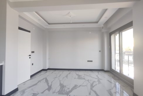 Küçükkuyu'da Satılık 4+1 Tamamen Müstakil Villa (8)