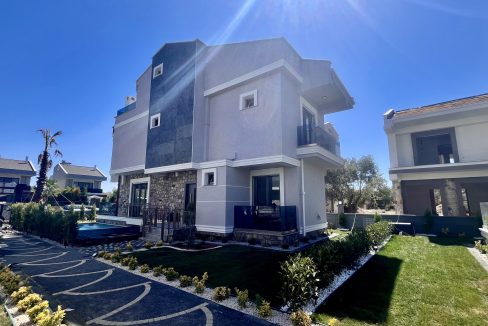 Tahtakuşlar’da Doğayla İç İçe , Modern Tasarımlı Müstakil Havuzlu Villa