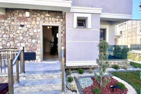 Tahtakuşlar’da Doğayla İç İçe , Modern Tasarımlı Müstakil Havuzlu Villa