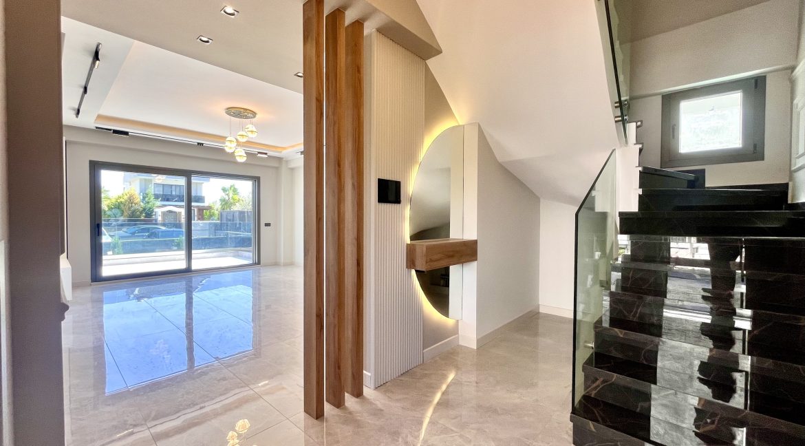 Tahtakuşlar’da Doğayla İç İçe , Modern Tasarımlı Müstakil Havuzlu Villa