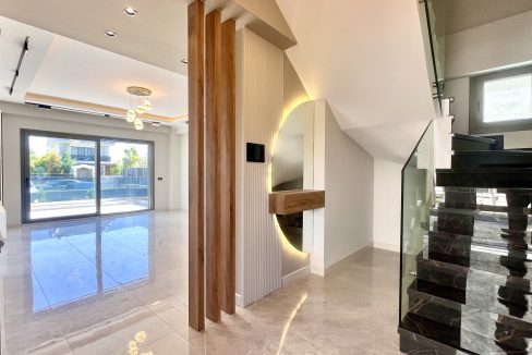 Tahtakuşlar’da Doğayla İç İçe , Modern Tasarımlı Müstakil Havuzlu Villa