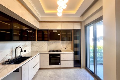 Tahtakuşlar’da Doğayla İç İçe , Modern Tasarımlı Müstakil Havuzlu Villa