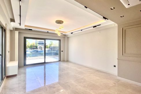 Tahtakuşlar’da Doğayla İç İçe , Modern Tasarımlı Müstakil Havuzlu Villa