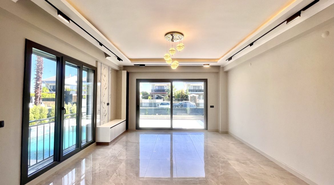 Tahtakuşlar’da Doğayla İç İçe , Modern Tasarımlı Müstakil Havuzlu Villa