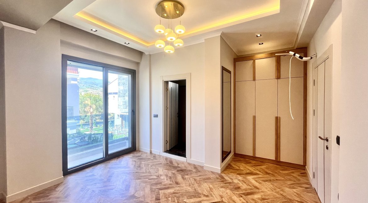 Tahtakuşlar’da Doğayla İç İçe , Modern Tasarımlı Müstakil Havuzlu Villa