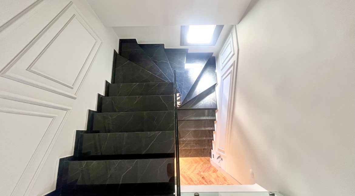 Tahtakuşlar’da Doğayla İç İçe , Modern Tasarımlı Müstakil Havuzlu Villa