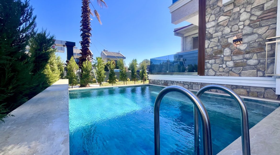 Tahtakuşlar’da Doğayla İç İçe , Modern Tasarımlı Müstakil Havuzlu Villa