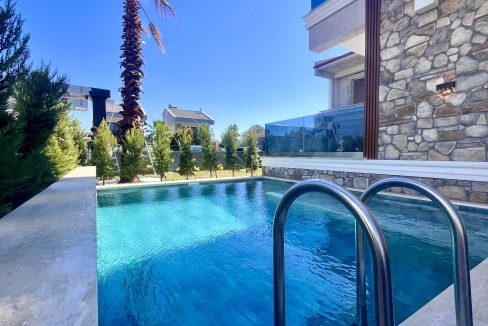 Tahtakuşlar’da Doğayla İç İçe , Modern Tasarımlı Müstakil Havuzlu Villa