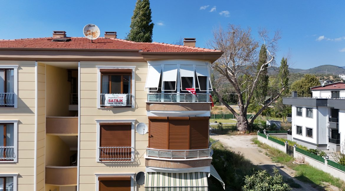 Altınoluk Narlı Sahili’nde Satılık 2+1 Daire