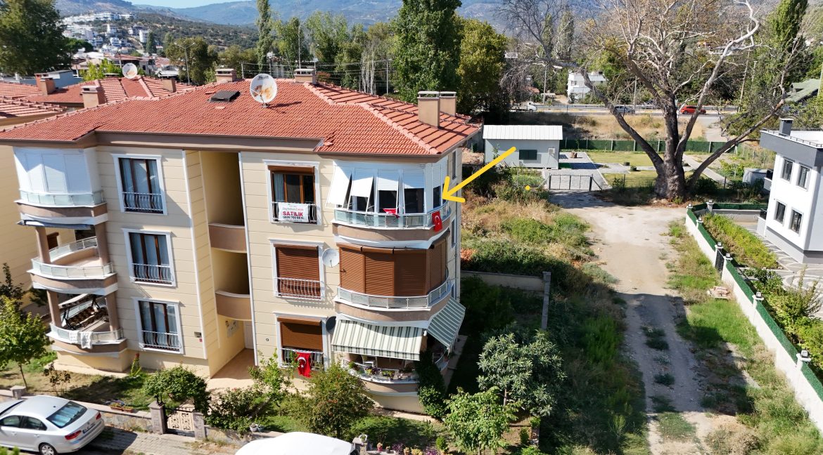 Altınoluk Narlı Sahili’nde Satılık 2+1 Daire