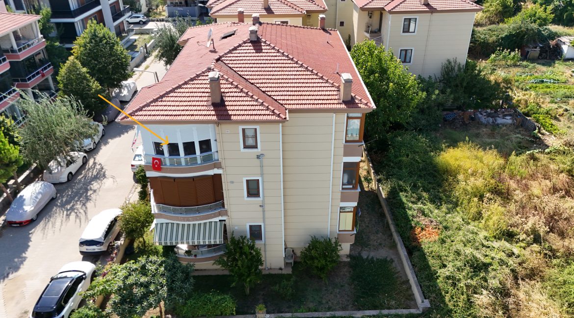 Altınoluk Narlı Sahili’nde Satılık 2+1 Daire