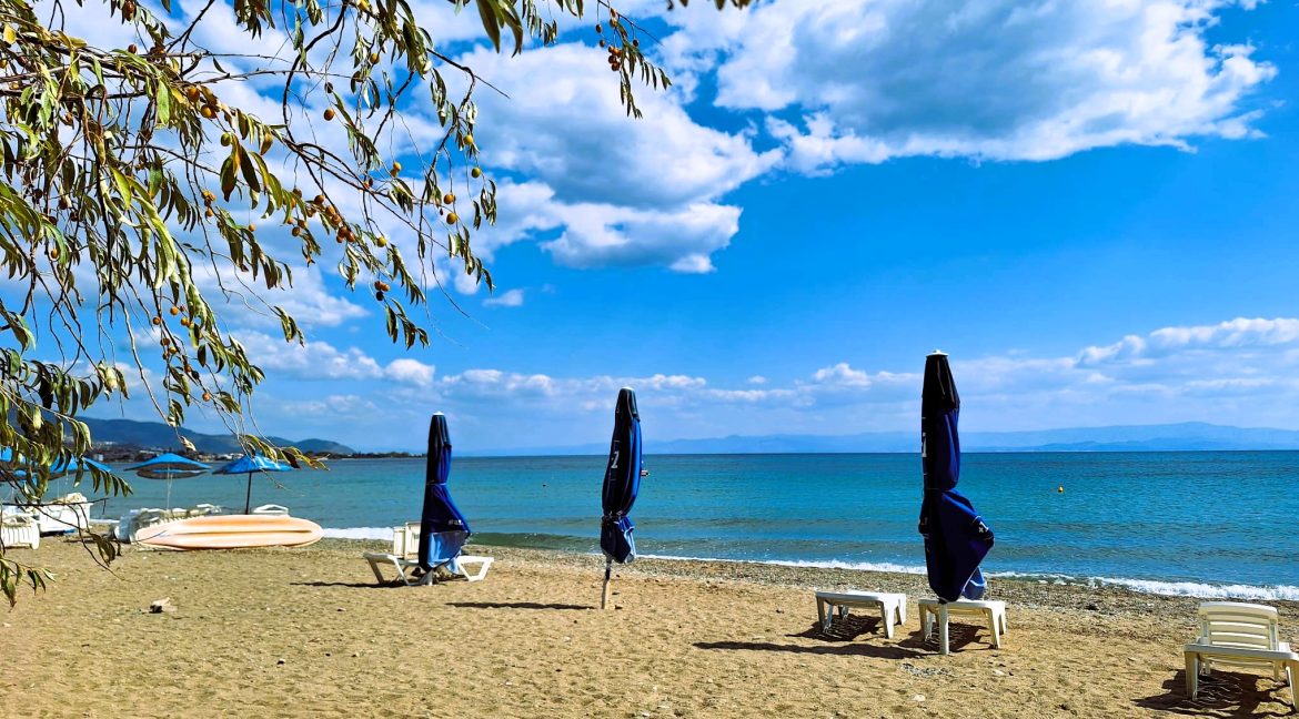 Altınoluk Narlı Sahili’nde Satılık 2+1 Daire