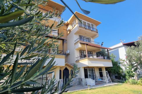 Küçükkuyu'da Satılık Deniz Manzaralı Forleks Villa