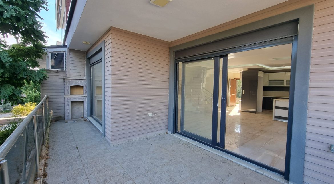 Narlı Sahili'nde Satılık Denize Yakın Villa (17)