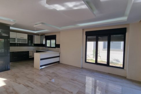 Narlı Sahili'nde Satılık Denize Yakın Villa (9)