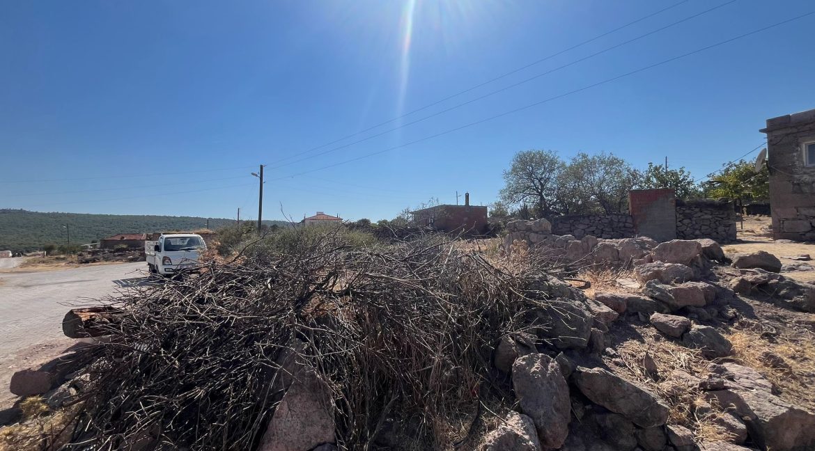 Yukarıköy'ün Aşağıobası'nda Satılık Yatırımlık Arsa (3)