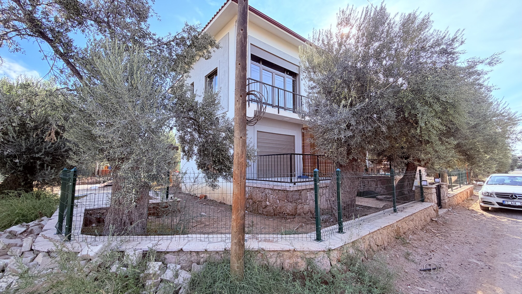 Küçükkuyu Mıhlı Mahallesi’nde Satılık Modern ve Sıfır 1+1 Daire