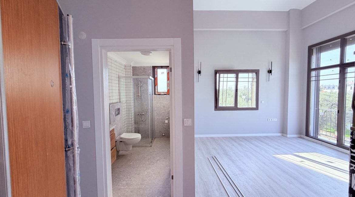 Küçükkuyu Mıhlı Mahallesi’nde Satılık Modern ve Sıfır 1+1 Daire