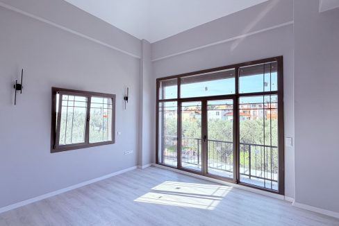 Küçükkuyu Mıhlı Mahallesi’nde Satılık Modern ve Sıfır 1+1 Daire