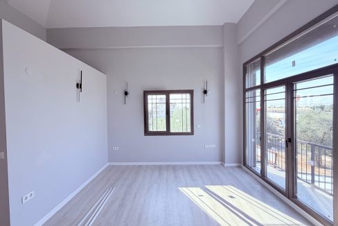 Küçükkuyu Mıhlı Mahallesi’nde Satılık Modern ve Sıfır 1+1 Daire