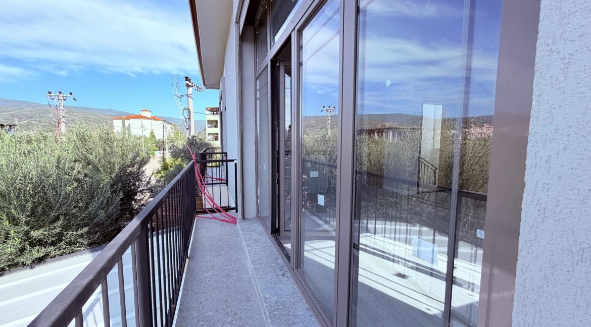 Küçükkuyu Mıhlı Mahallesi’nde Satılık Modern ve Sıfır 1+1 Daire