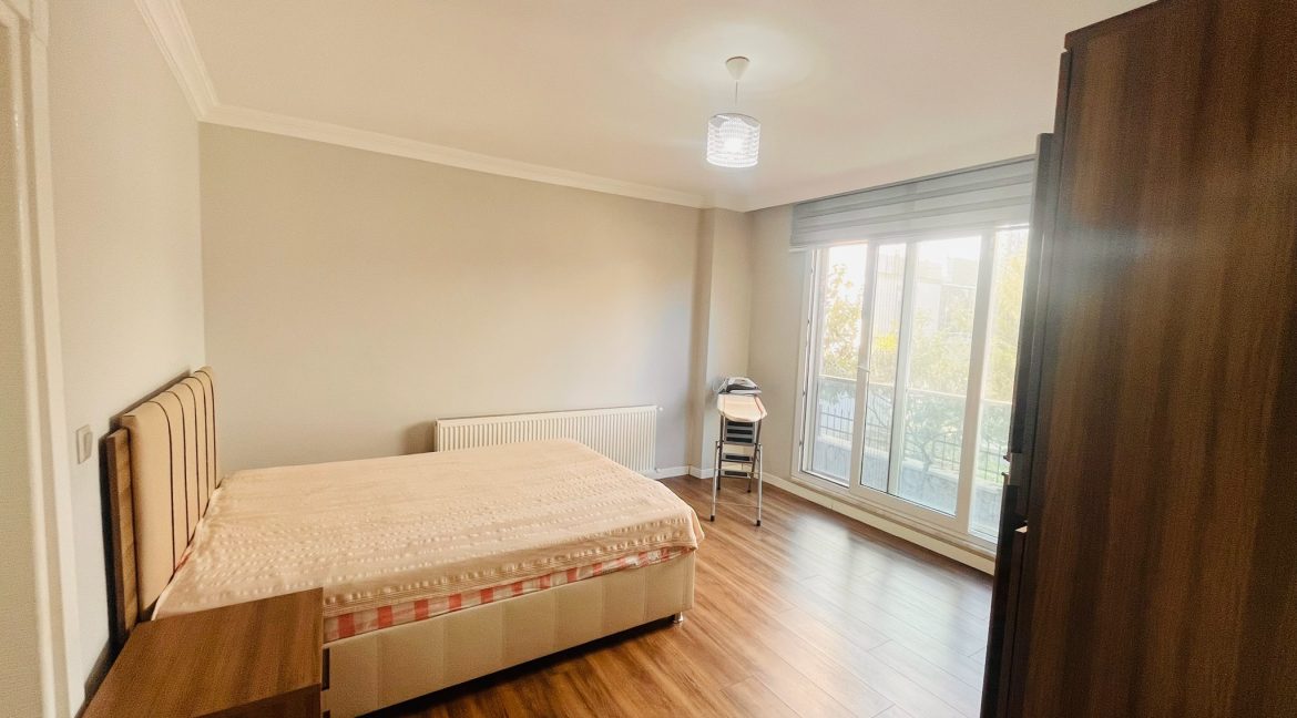 Sahil Mahallesi’nde Kiralık 3+1 Eşyalı Giriş Kat Daire