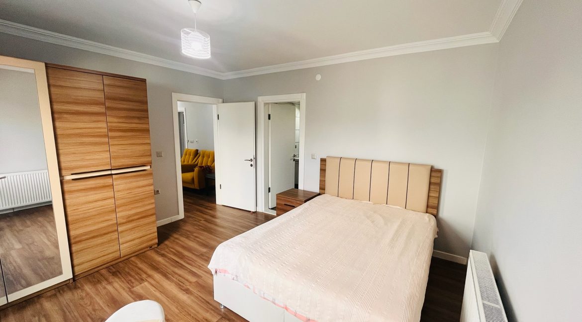 Sahil Mahallesi’nde Kiralık 3+1 Eşyalı Giriş Kat Daire