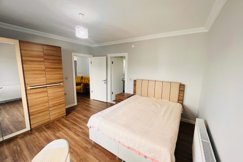 Sahil Mahallesi’nde Kiralık 3+1 Eşyalı Giriş Kat Daire