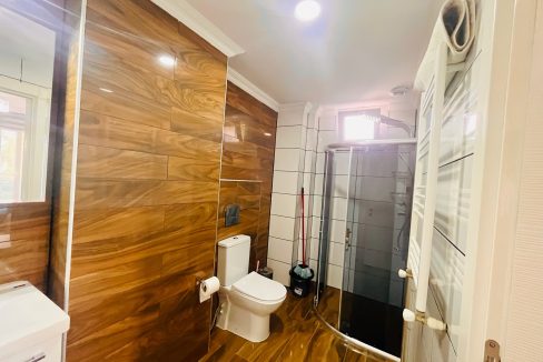 Sahil Mahallesi’nde Kiralık 3+1 Eşyalı Giriş Kat Daire