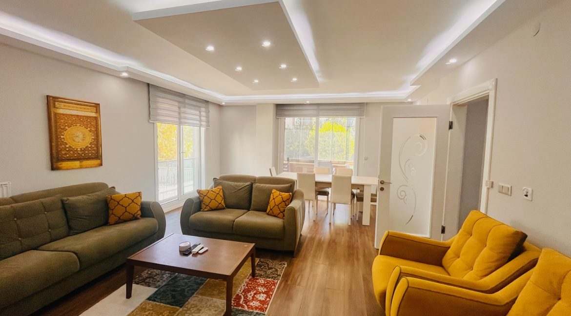 Sahil Mahallesi’nde Kiralık 3+1 Eşyalı Giriş Kat Daire