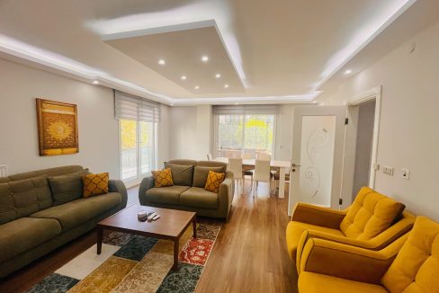 Sahil Mahallesi’nde Kiralık 3+1 Eşyalı Giriş Kat Daire