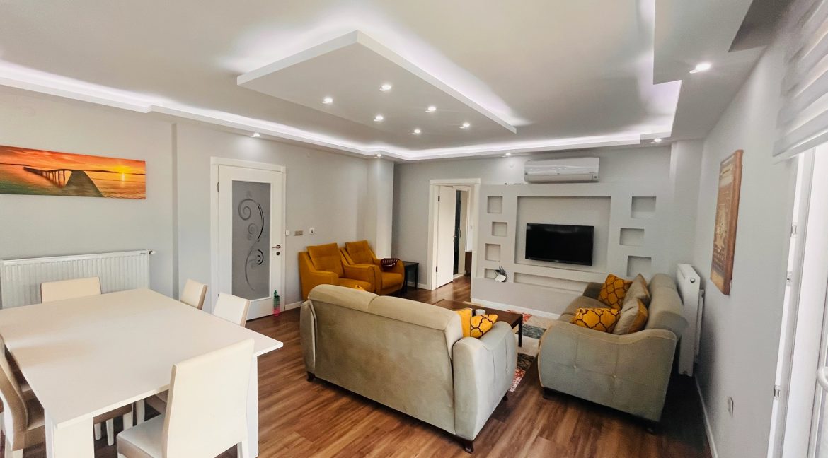 Sahil Mahallesi’nde Kiralık 3+1 Eşyalı Giriş Kat Daire