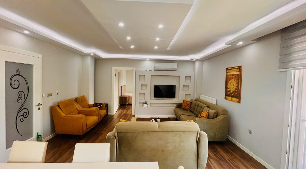 Sahil Mahallesi’nde Kiralık 3+1 Eşyalı Giriş Kat Daire